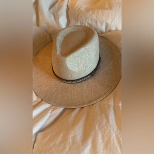 C.C. Company women’s wide brimmed wool hat NWT